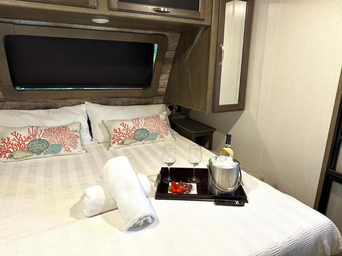 Luxury Riverside Rv Hotel Dania Beach Luaran gambar