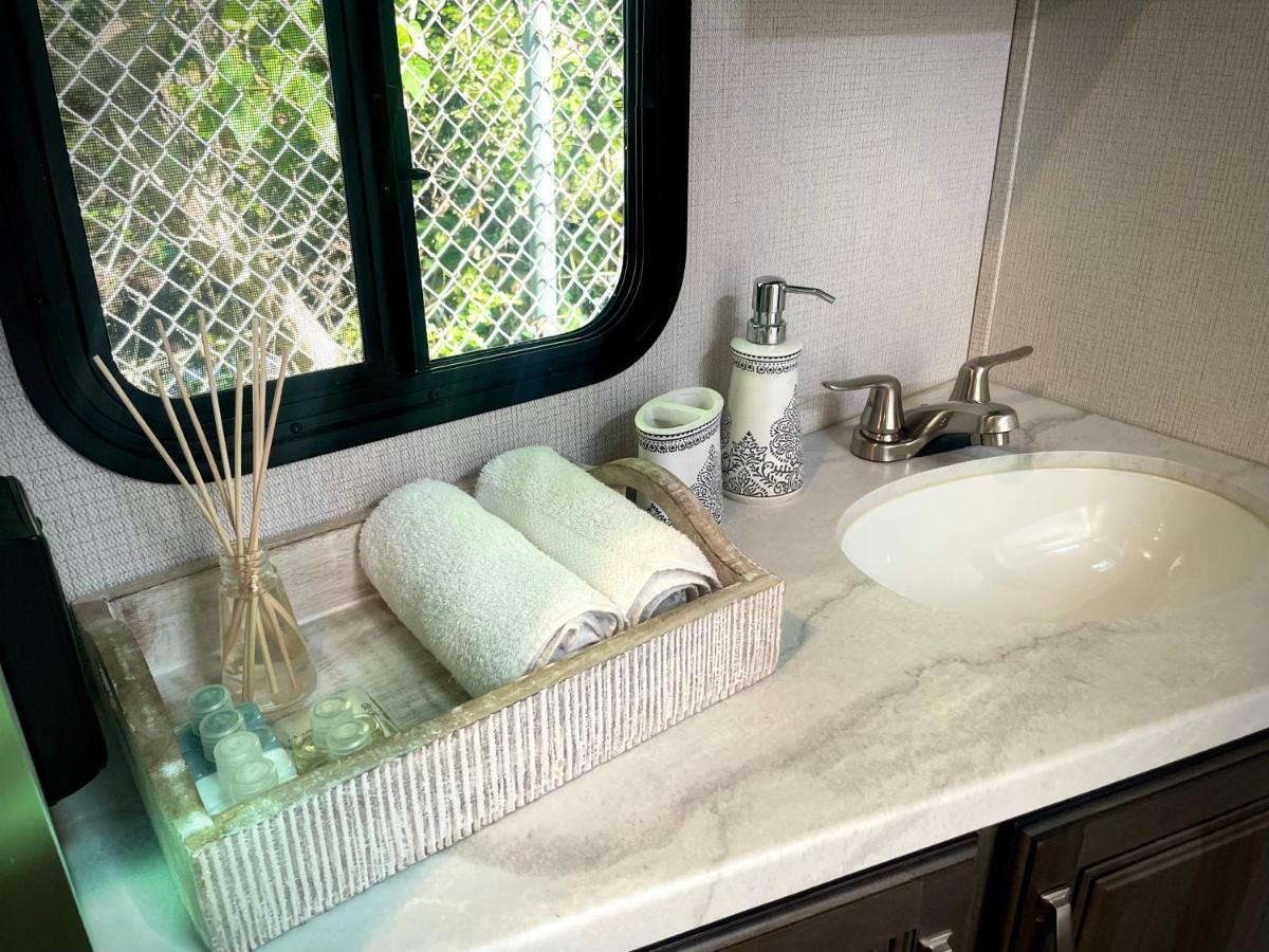 Luxury Riverside Rv Hotel Dania Beach Luaran gambar